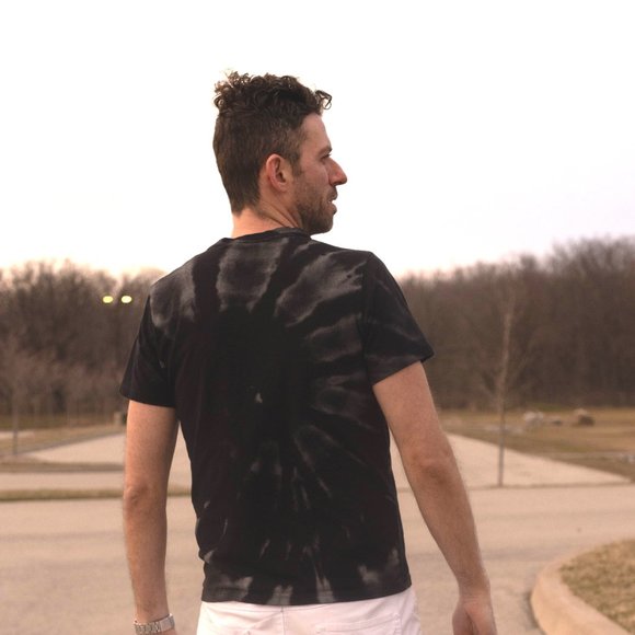 Original Friends t-shirt Black Tie Dye Style - In Great Shape - Size Medium - Picture 2 of 5